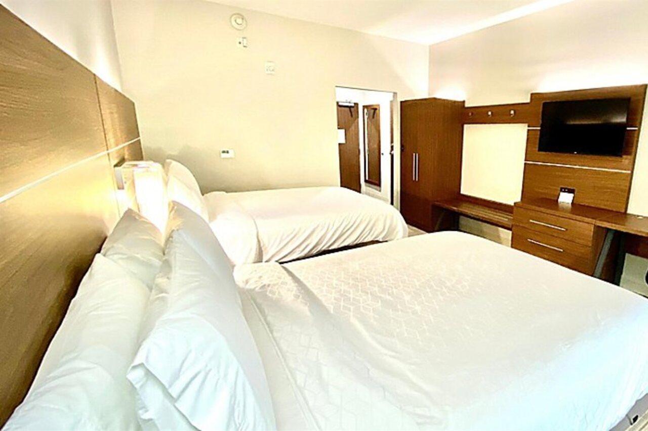 Holiday Inn Express & Suites Pineville-Alexandria Area Eksteriør bilde