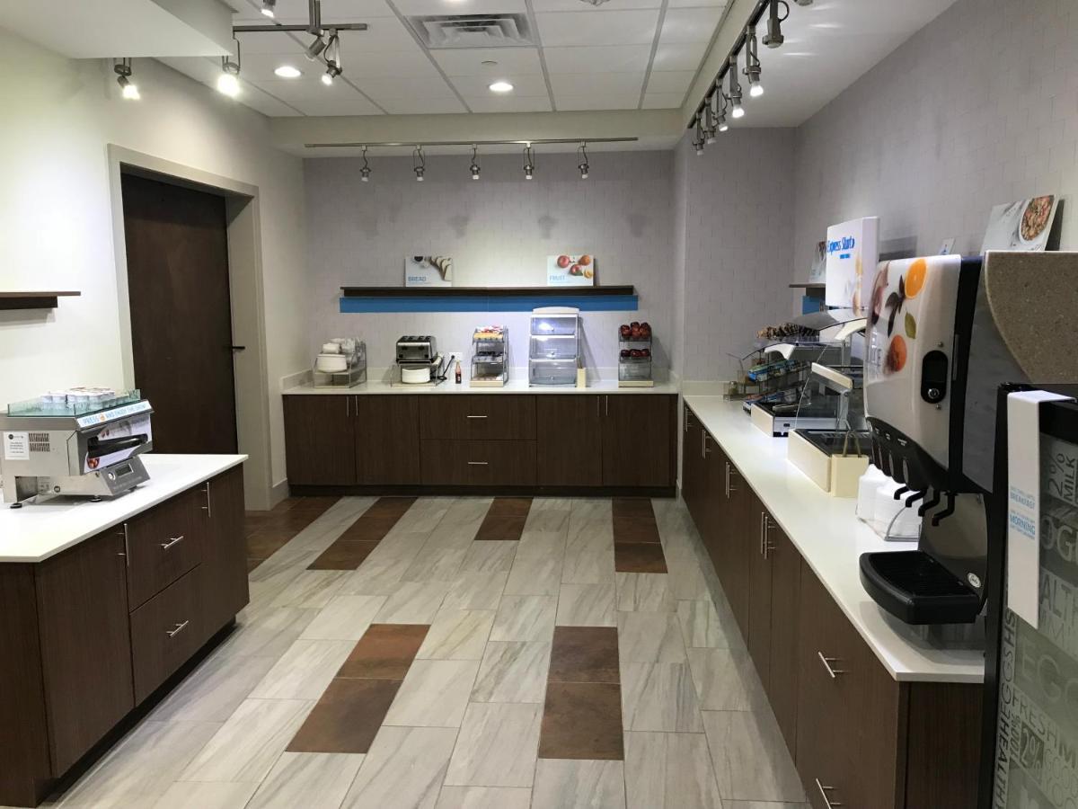 Holiday Inn Express & Suites Pineville-Alexandria Area Eksteriør bilde